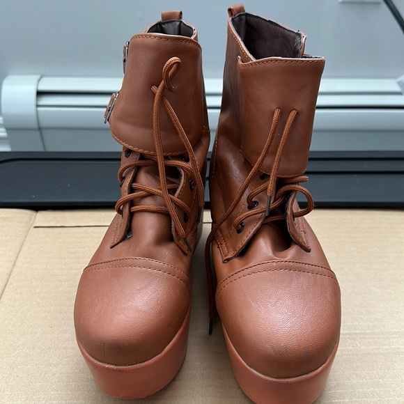 Platform Shoes - Picture 2 of 7